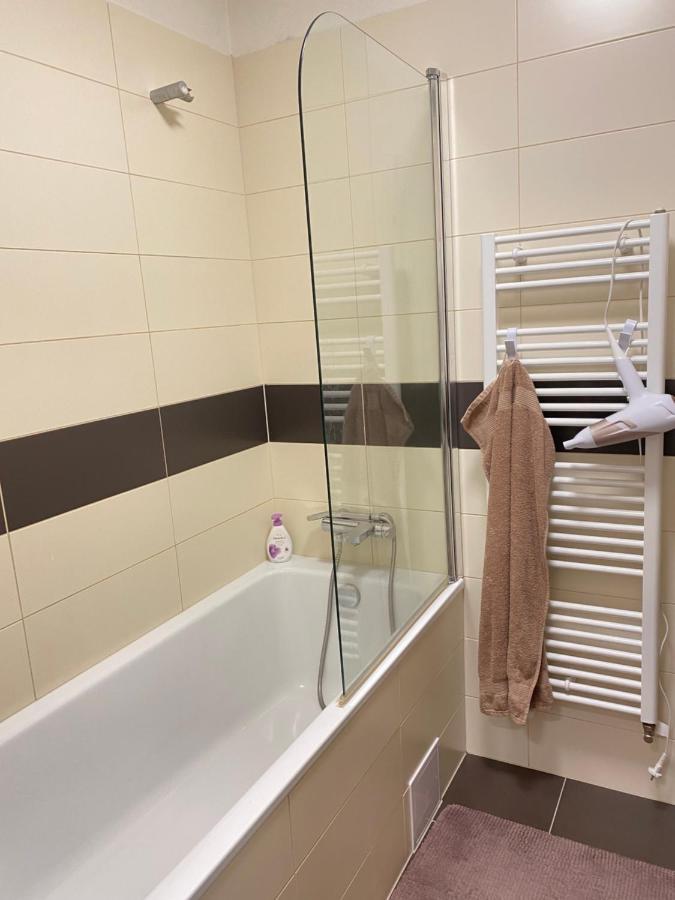 Apartmán Apartman Slnecna Terasa S Vlastnym Parkovanim Na 2 Auta Žilina Exteriér fotografie