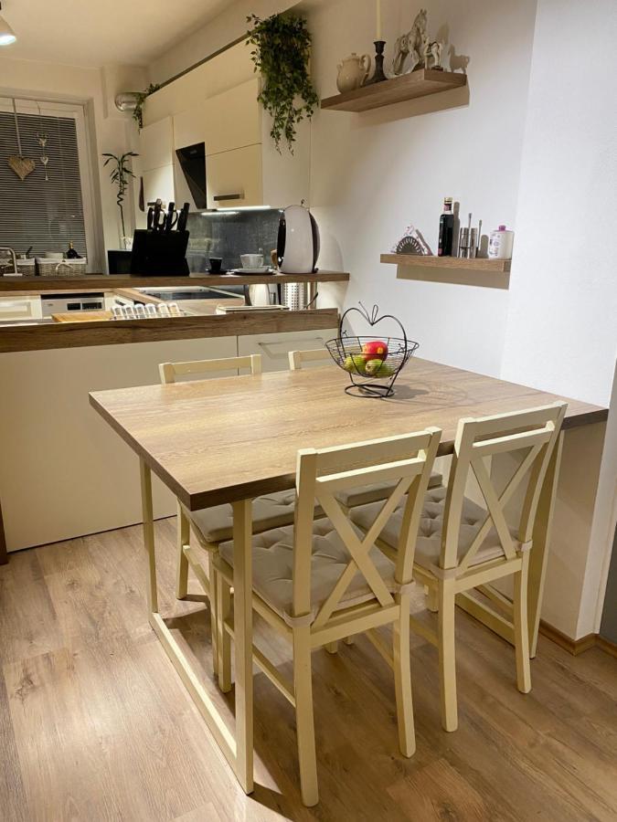 Apartmán Apartman Slnecna Terasa S Vlastnym Parkovanim Na 2 Auta Žilina Exteriér fotografie