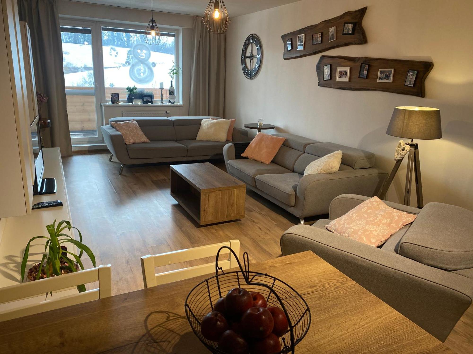 Apartmán Apartman Slnecna Terasa S Vlastnym Parkovanim Na 2 Auta Žilina Exteriér fotografie